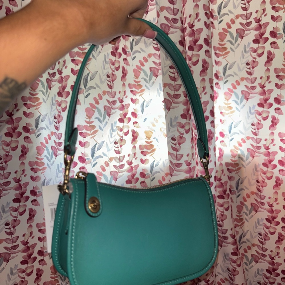 NWT Coach Swinger 20 Shoulder Bag